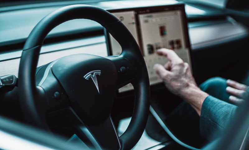 Falling Asleep While Driving: Tesla’s Full Self-Driving Software