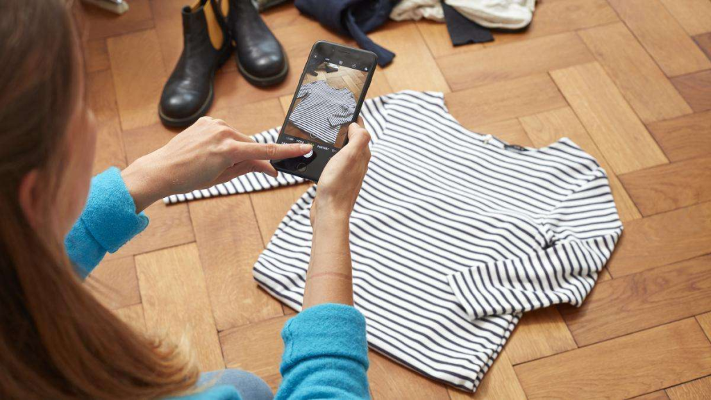 How technology is changing the second-hand clothing industry￼